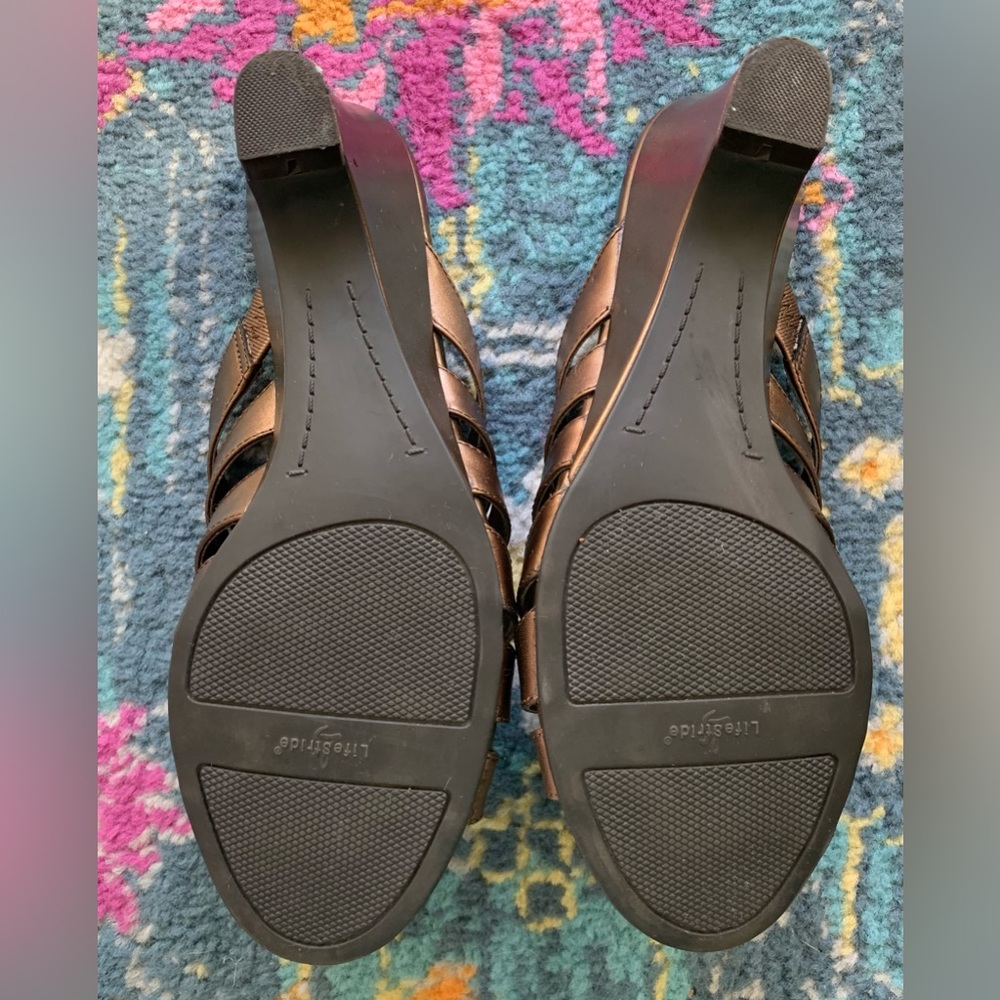 Excellent Condition, Life Stride “Natchez-Bronze” Sandal, Comes w/ Box, Size 7.5 - Picture 3 of 8